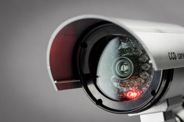 Choosing the Right Security Camera for Your Home or Business Office